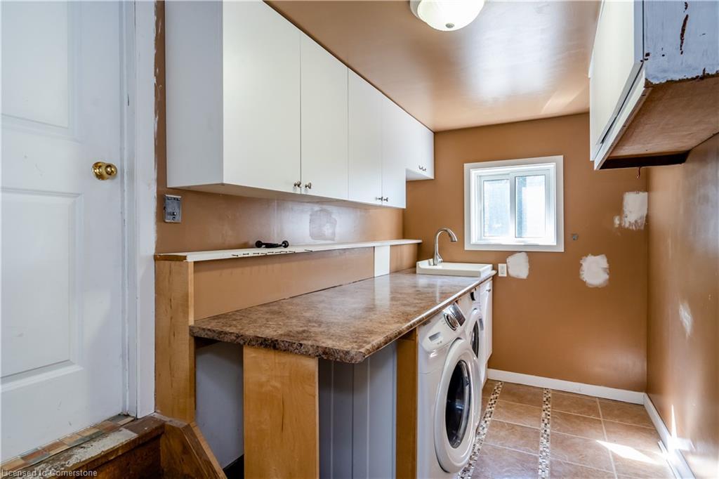 3 Rankin Lake Road, Seguin, ON - Indoor Photo Showing Laundry Room