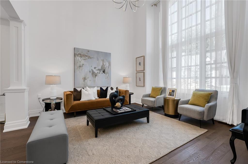18 Legacy Lane, Hamilton, ON - Indoor Photo Showing Living Room