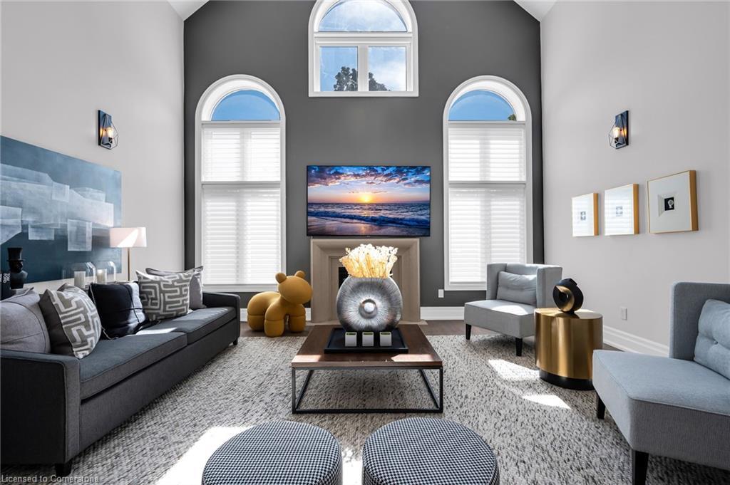 18 Legacy Lane, Hamilton, ON - Indoor Photo Showing Living Room