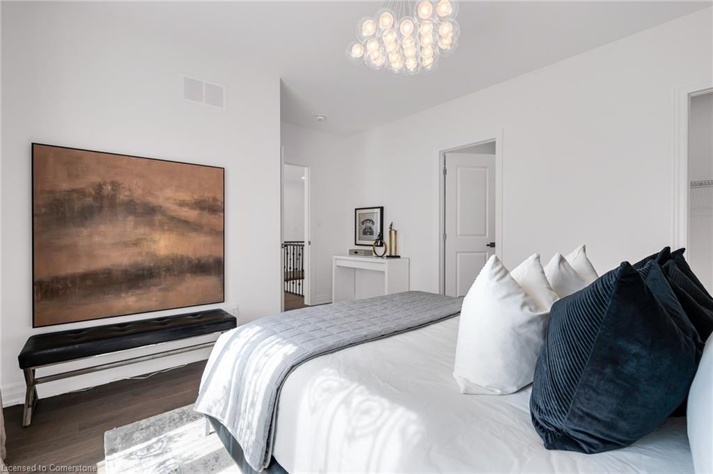 18 Legacy Lane, Hamilton, ON - Indoor Photo Showing Bedroom