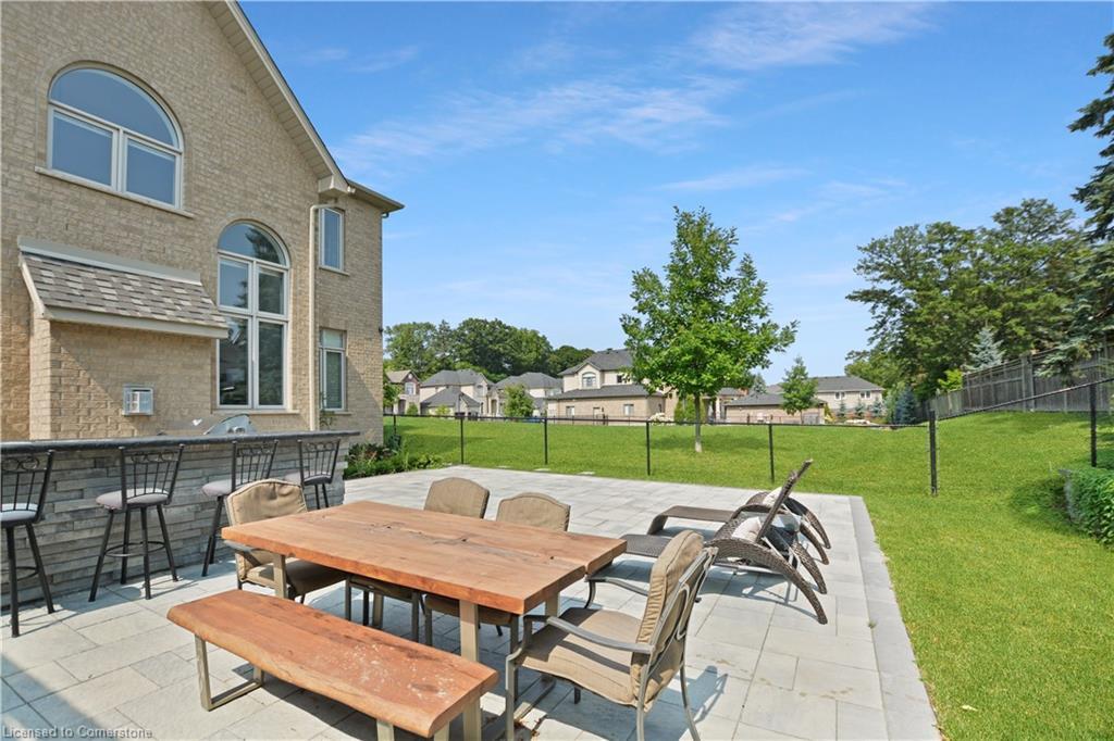 18 Legacy Lane, Hamilton, ON - Outdoor