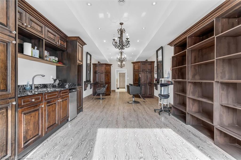 1261 Main Street E, Hamilton, ON