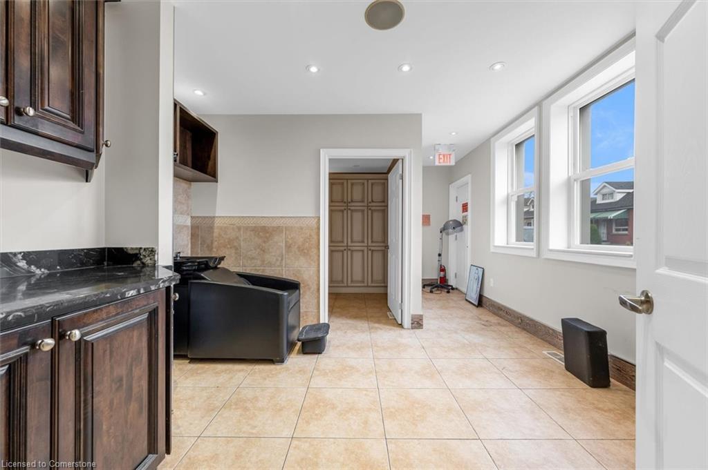 1261 Main Street E, Hamilton, ON