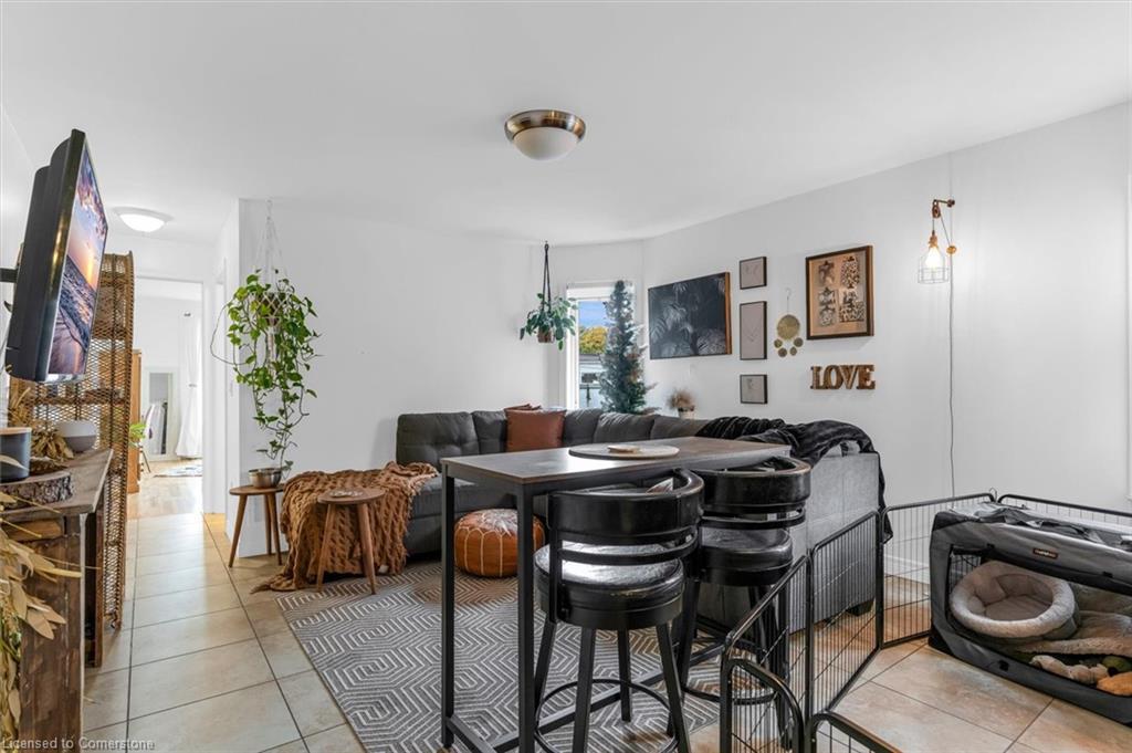 1261 Main Street E, Hamilton, ON