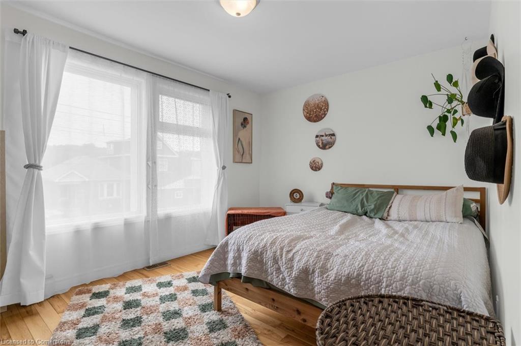 1261 Main Street E, Hamilton, ON