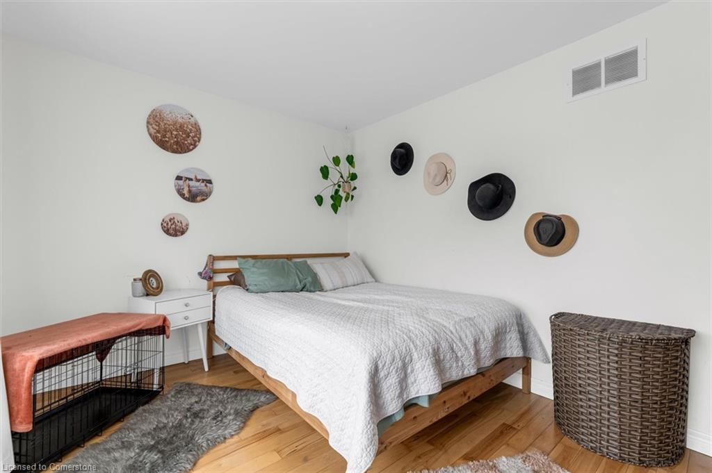 1261 Main Street E, Hamilton, ON