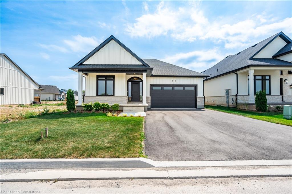 19 Oakley Drive, Niagara-On-The-Lake, ON - Outdoor With Facade