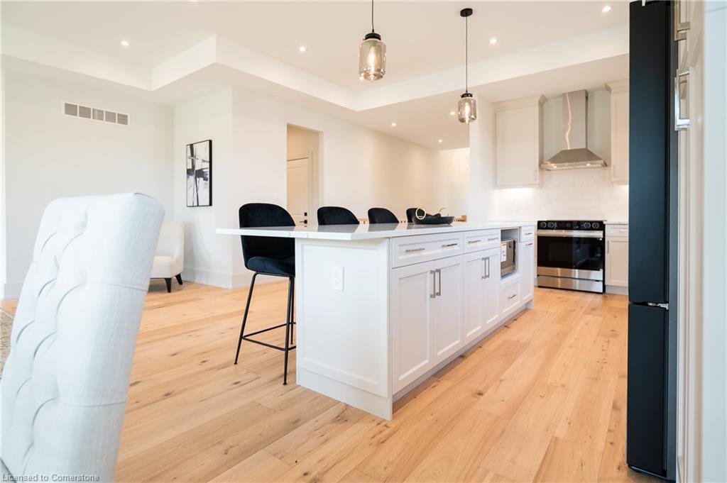 19 Oakley Drive, Niagara-On-The-Lake, ON - Indoor Photo Showing Kitchen