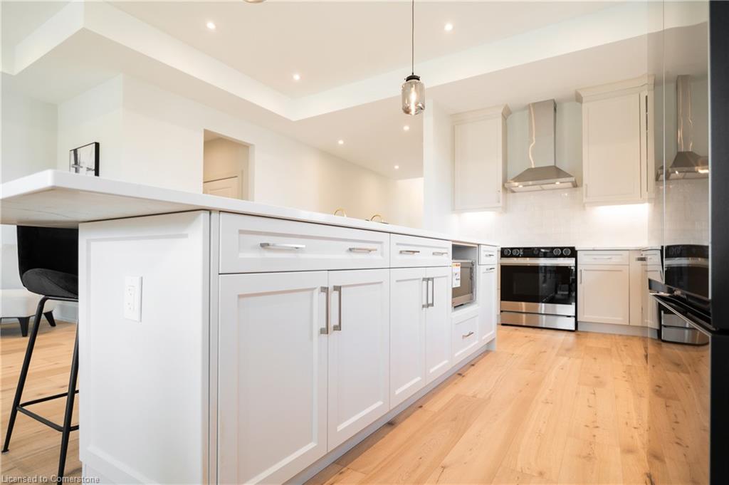19 Oakley Drive, Niagara-On-The-Lake, ON - Indoor Photo Showing Kitchen