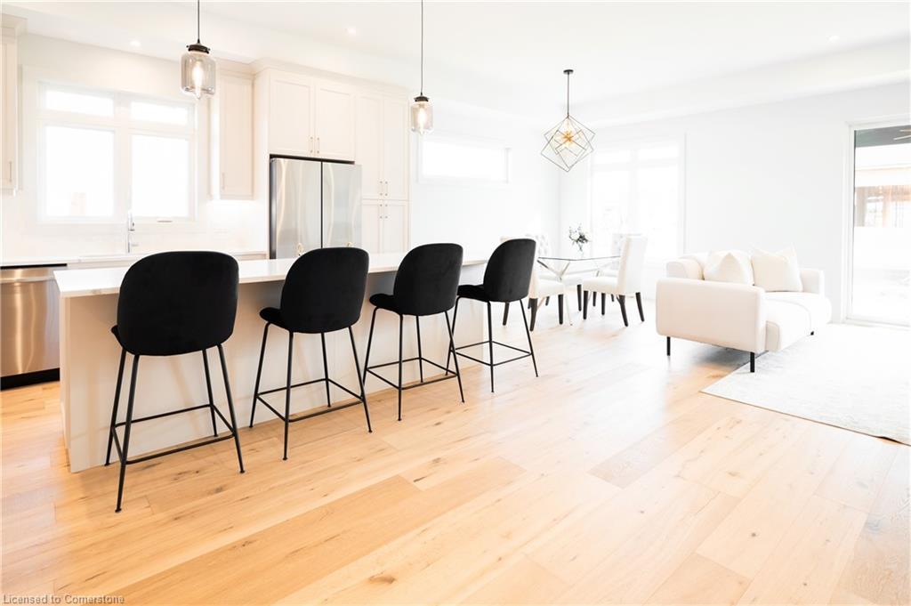 19 Oakley Drive, Niagara-On-The-Lake, ON - Indoor Photo Showing Kitchen