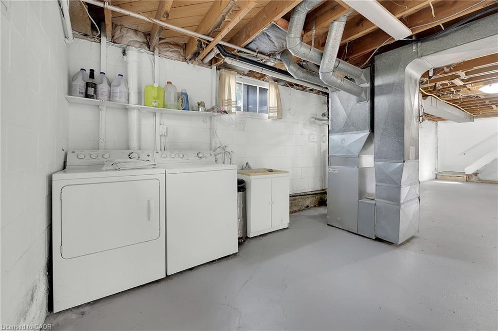 46 Oriole Crescent, Grimsby, ON - Indoor Photo Showing Laundry Room