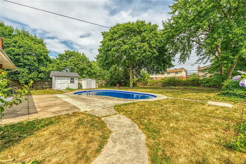 46 Oriole Crescent, Grimsby, ON - Outdoor With In Ground Pool With Backyard