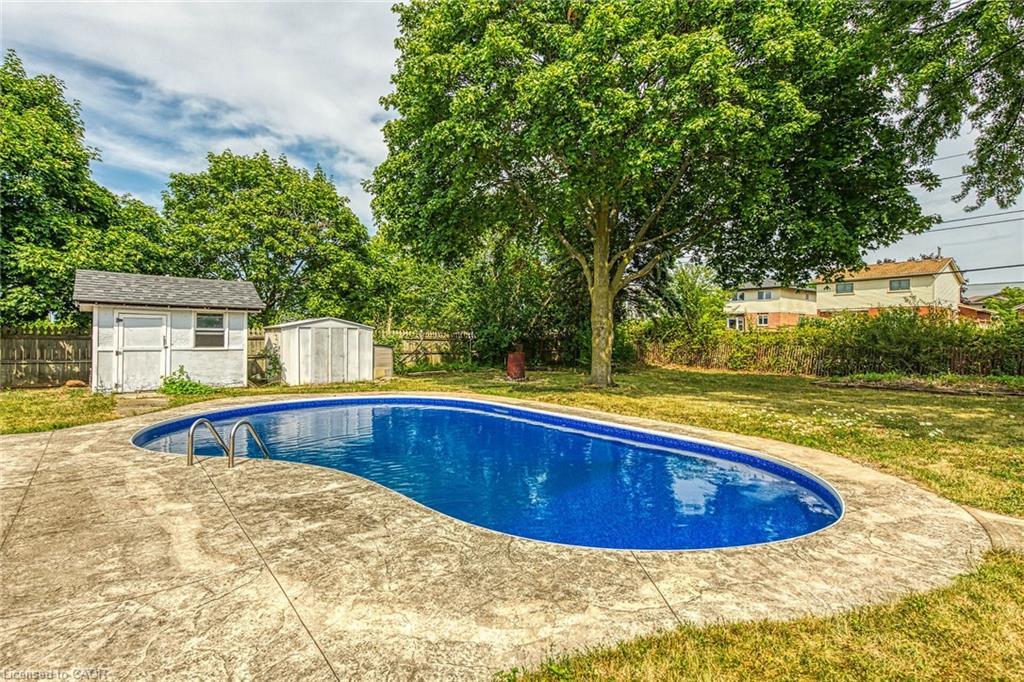 46 Oriole Crescent, Grimsby, ON - Outdoor With In Ground Pool With Backyard