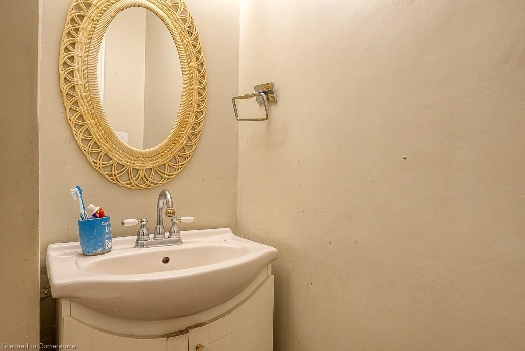 171 Owen Street, Simcoe, ON - Indoor Photo Showing Bathroom