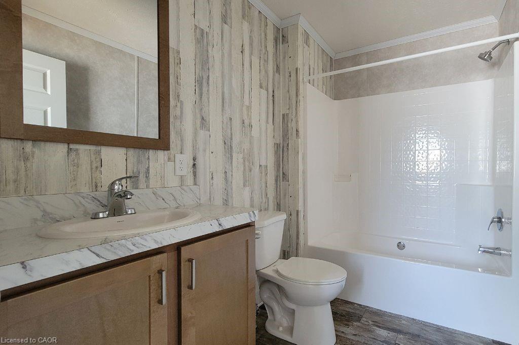 77 Park Lane, Flamborough, ON - Indoor Photo Showing Bathroom
