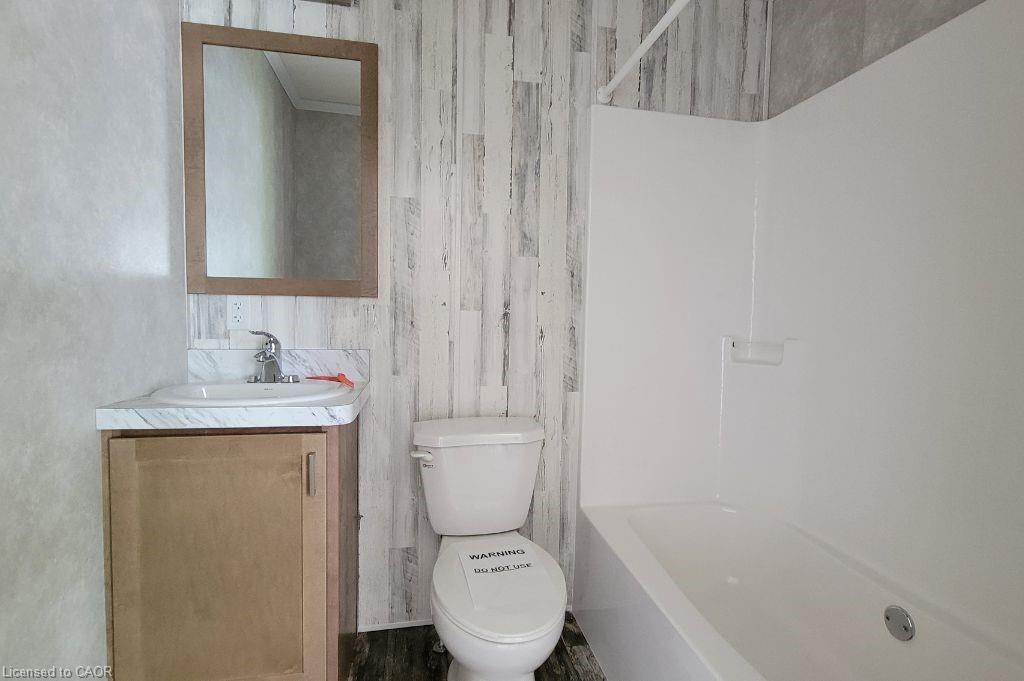 77 Park Lane, Flamborough, ON - Indoor Photo Showing Bathroom