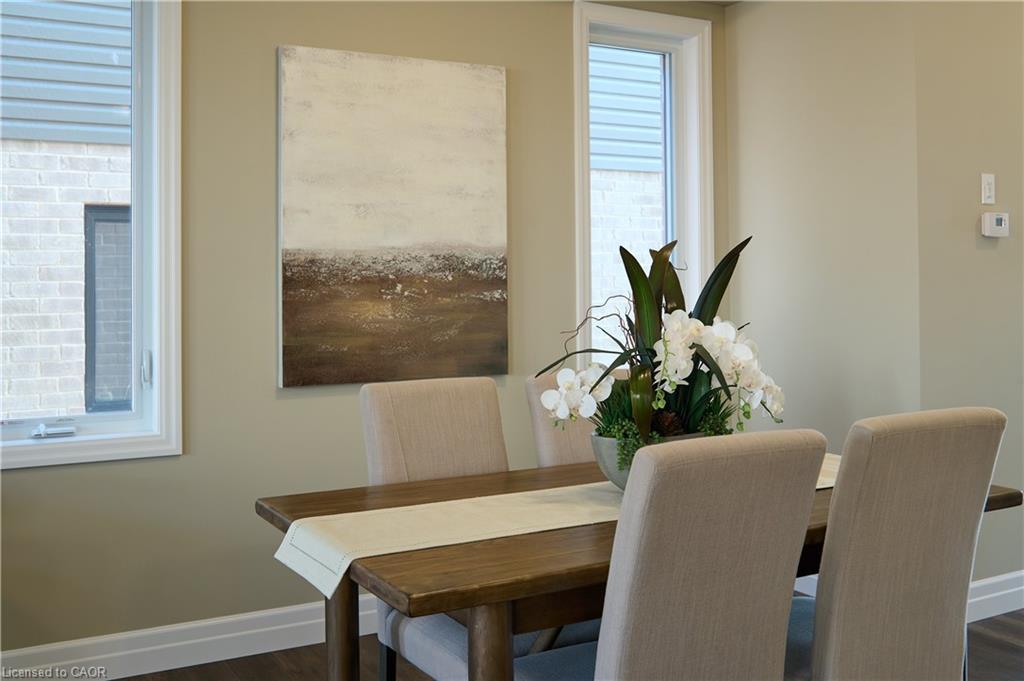 364 Chokecherry Crescent, Waterloo, ON - Indoor Photo Showing Dining Room