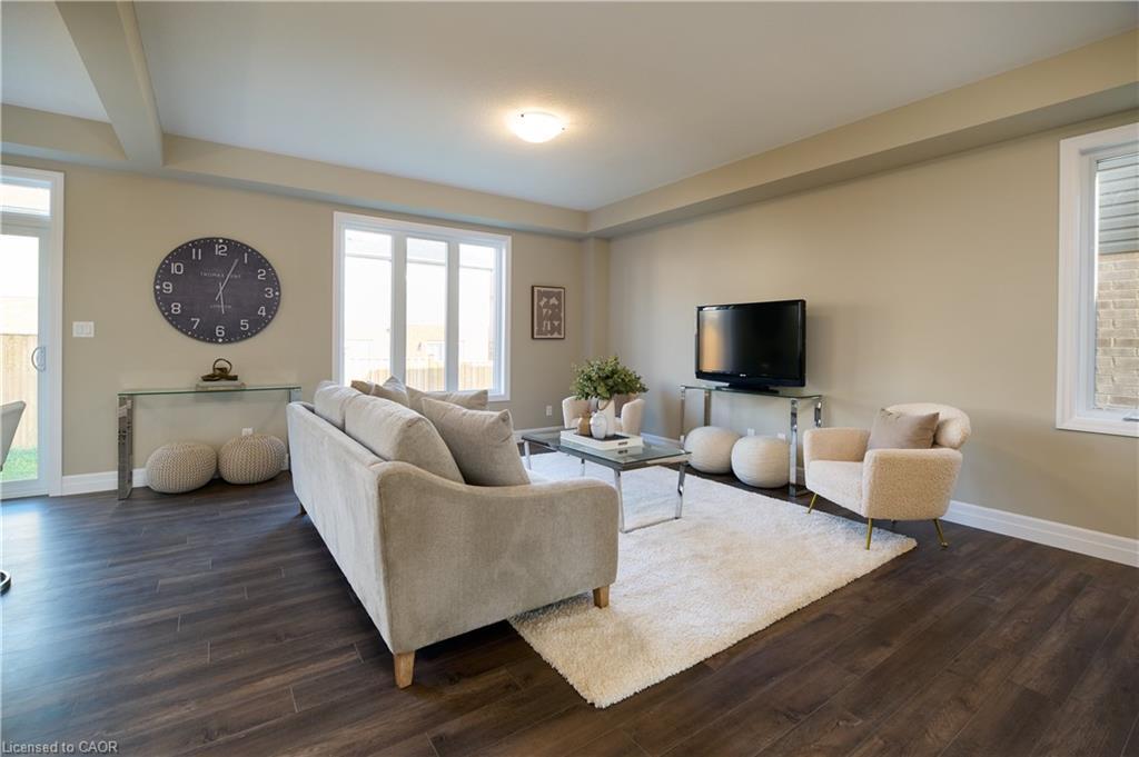 364 Chokecherry Crescent, Waterloo, ON - Indoor Photo Showing Living Room