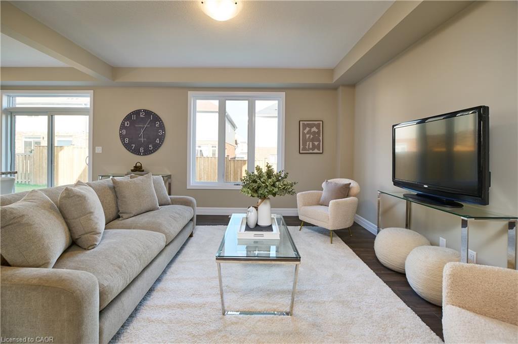 364 Chokecherry Crescent, Waterloo, ON - Indoor Photo Showing Living Room