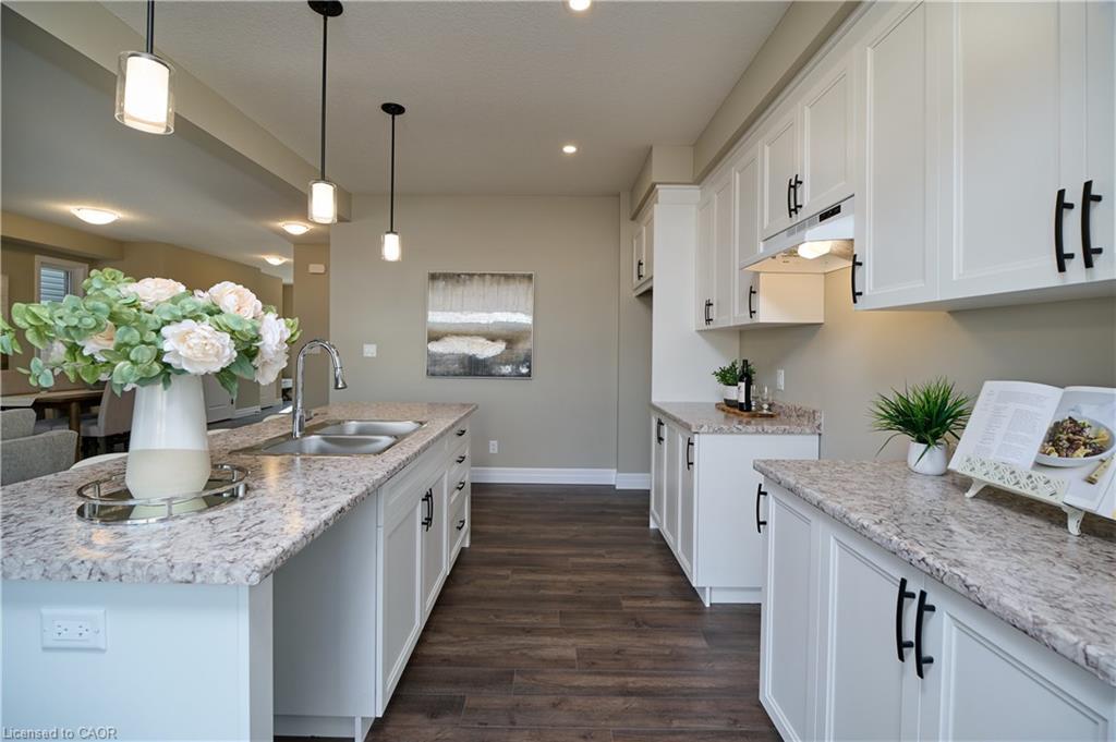 364 Chokecherry Crescent, Waterloo, ON - Indoor Photo Showing Kitchen With Double Sink With Upgraded Kitchen