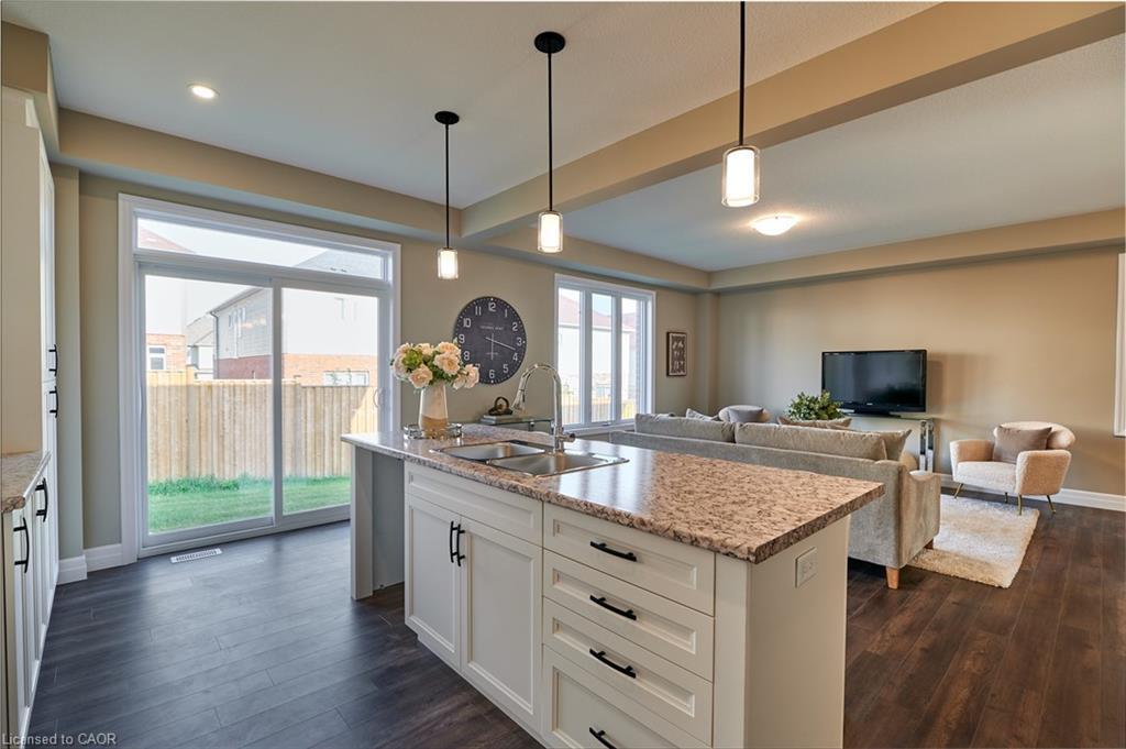 364 Chokecherry Crescent, Waterloo, ON - Indoor Photo Showing Kitchen With Double Sink
