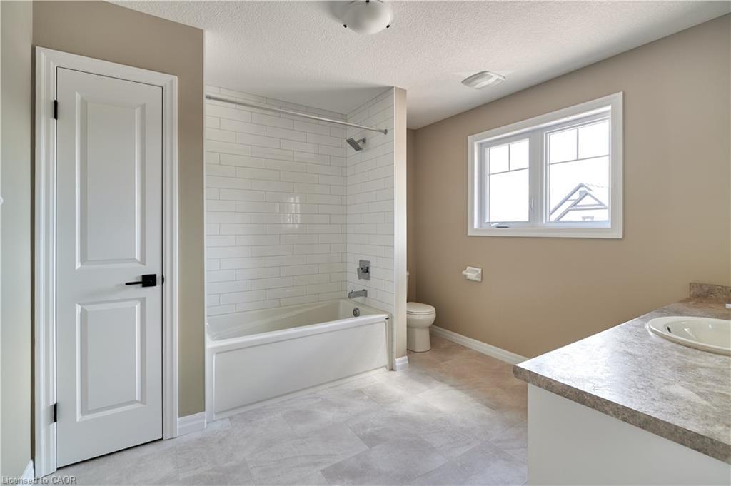 364 Chokecherry Crescent, Waterloo, ON - Indoor Photo Showing Bathroom