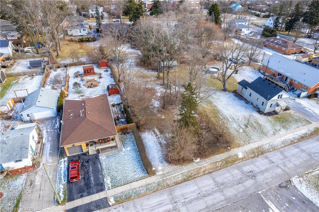 205 Leamon Street, Waterford, ON