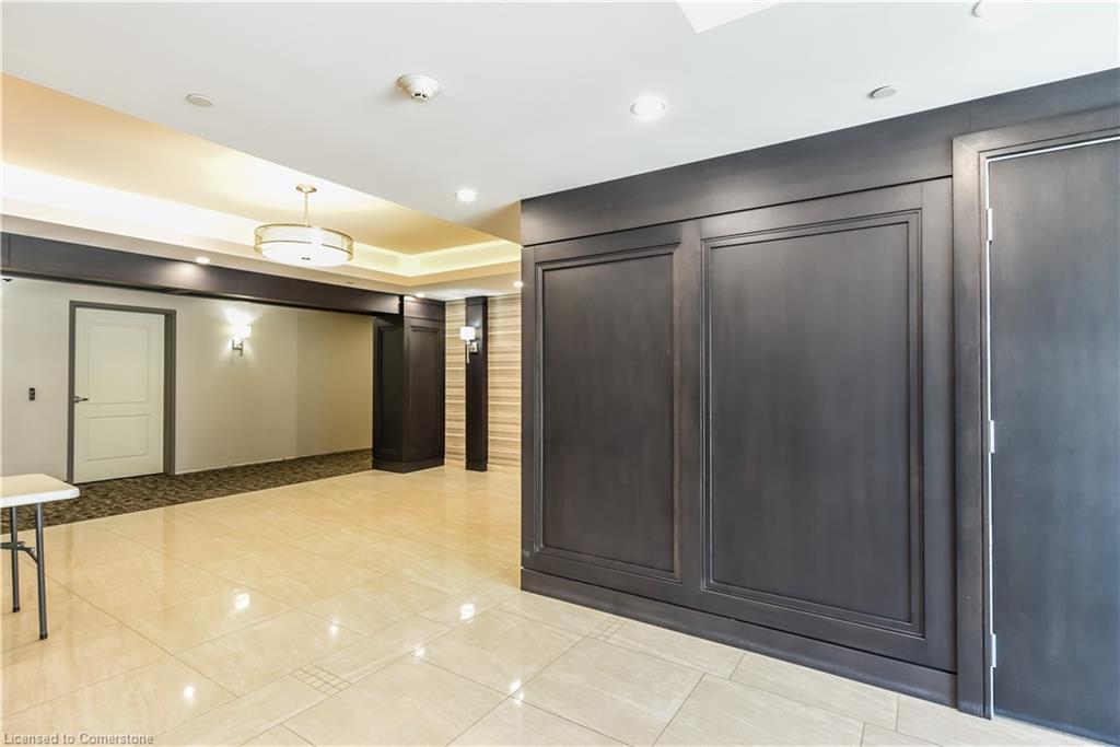 329-125 Shoreview Place, Stoney Creek, ON - Indoor Photo Showing Other Room