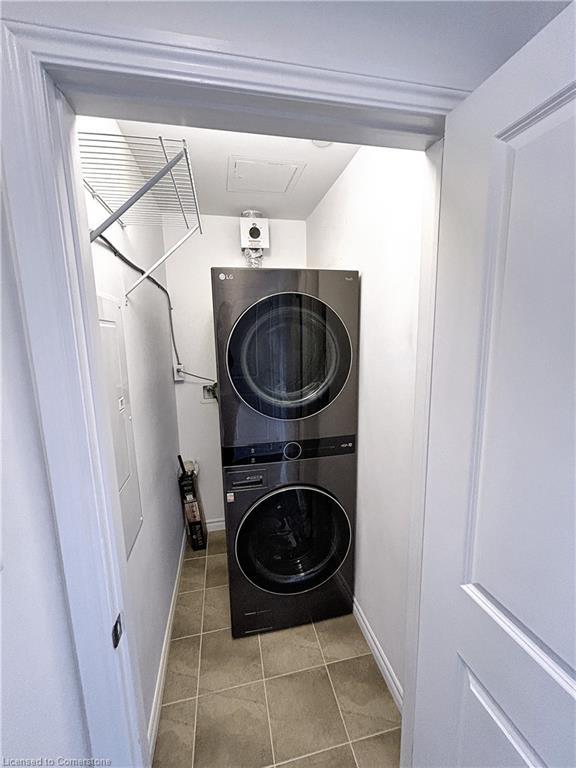 329-125 Shoreview Place, Stoney Creek, ON - Indoor Photo Showing Laundry Room