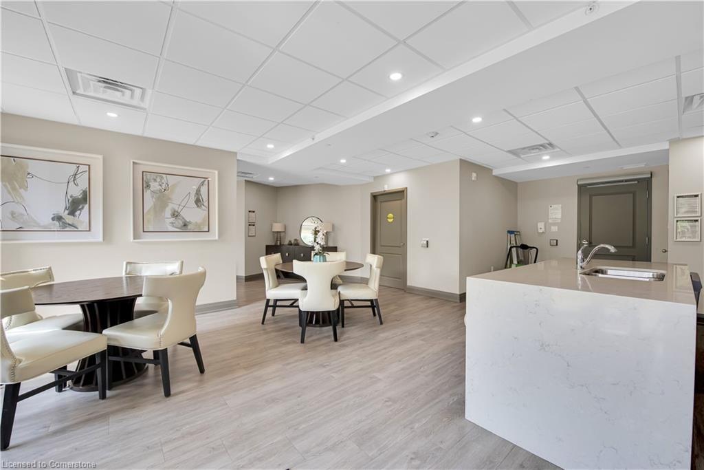 329-125 Shoreview Place, Stoney Creek, ON - Indoor Photo Showing Dining Room