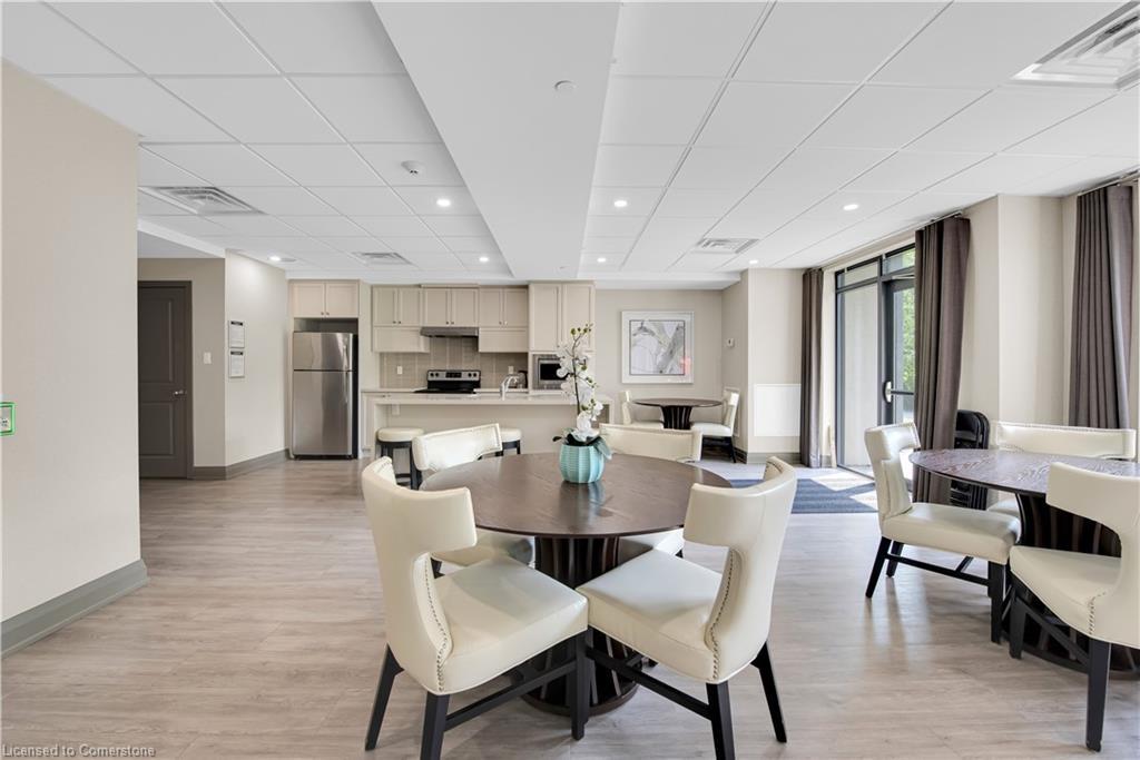 329-125 Shoreview Place, Stoney Creek, ON - Indoor Photo Showing Dining Room