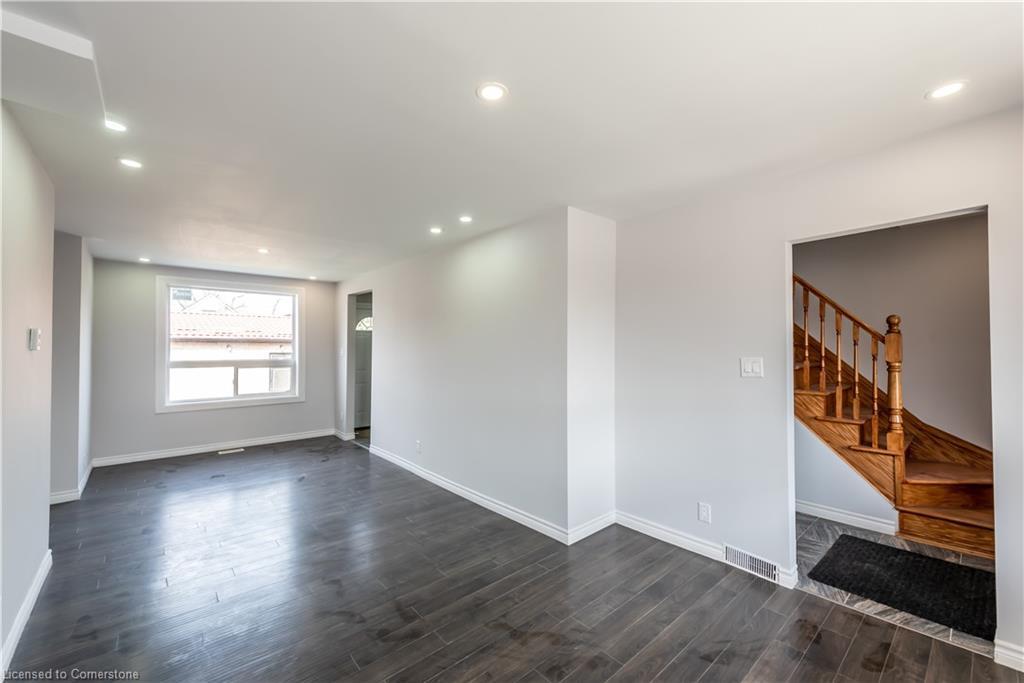 49 Cameron Avenue N, Hamilton, ON - Indoor Photo Showing Other Room