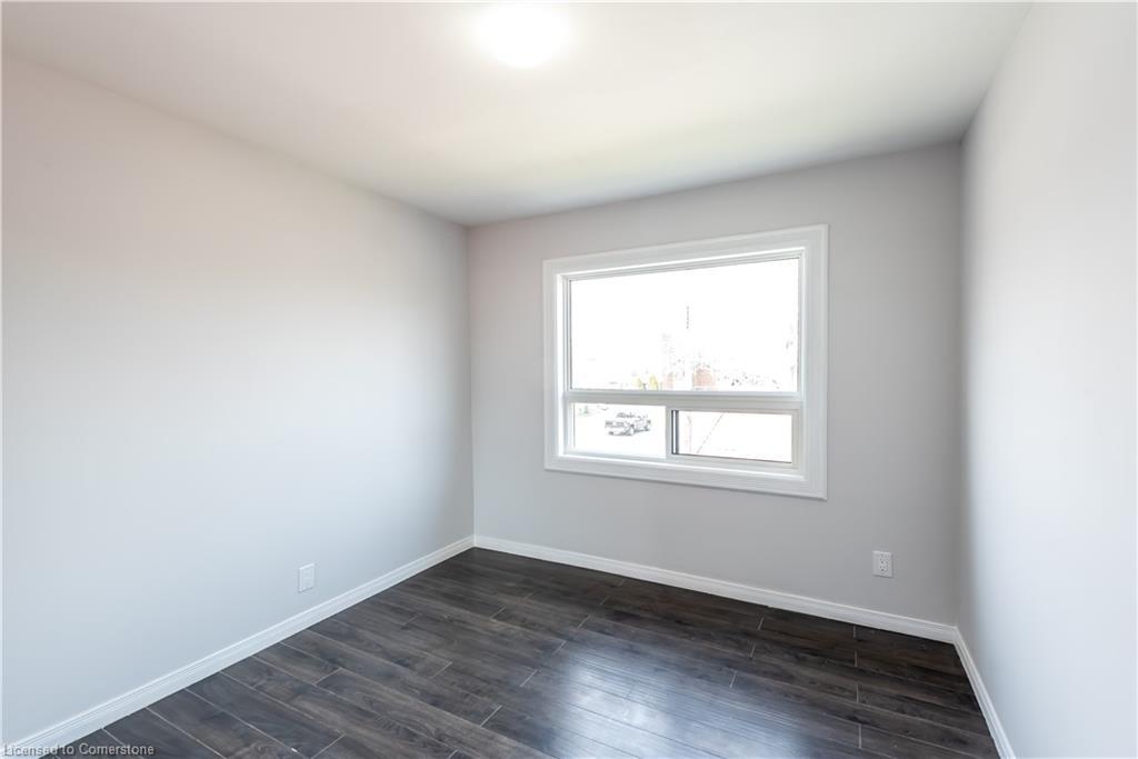 49 Cameron Avenue N, Hamilton, ON - Indoor Photo Showing Other Room