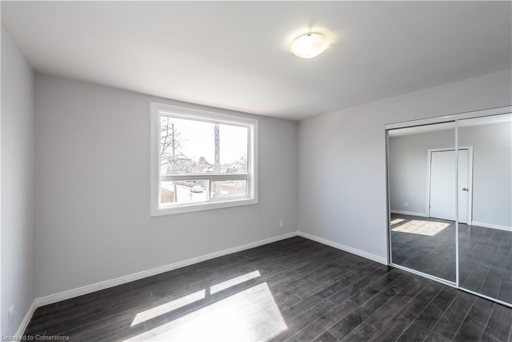 49 Cameron Avenue N, Hamilton, ON - Indoor Photo Showing Other Room