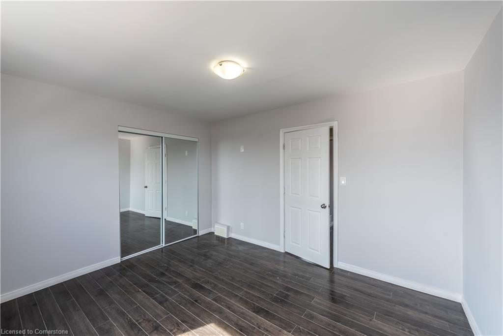 49 Cameron Avenue N, Hamilton, ON - Indoor Photo Showing Other Room