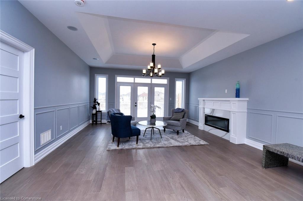 21-40 Heath Street, Brantford, ON - Indoor With Fireplace