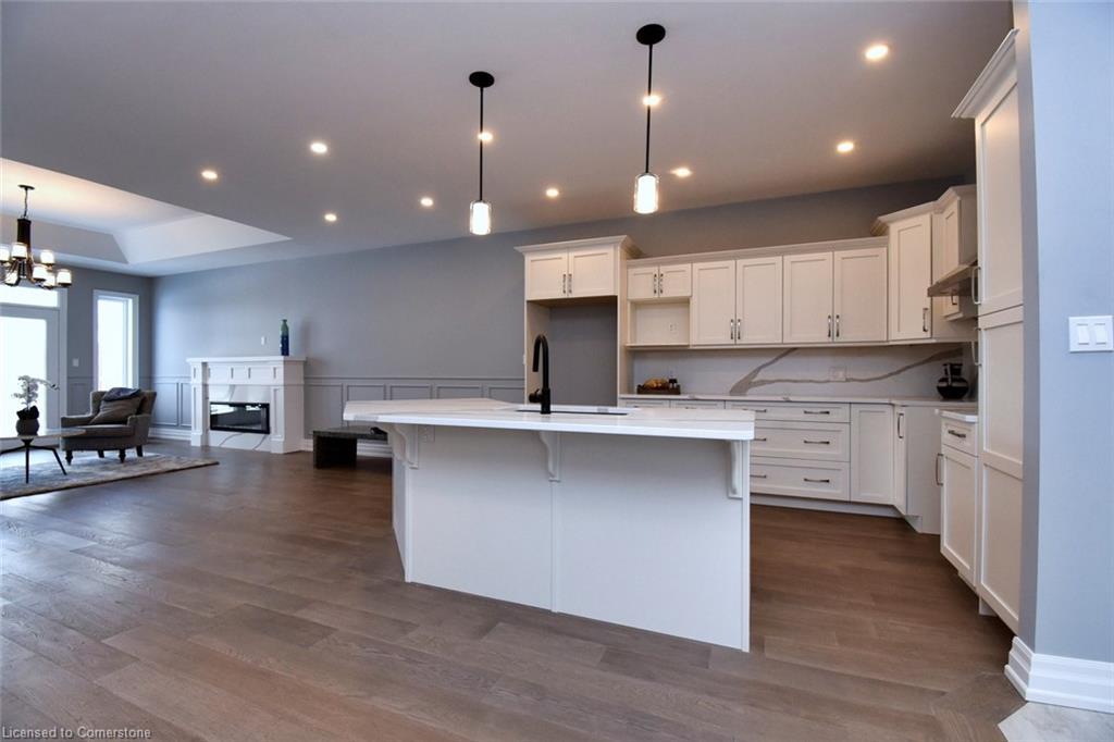21-40 Heath Street, Brantford, ON - Indoor Photo Showing Kitchen
