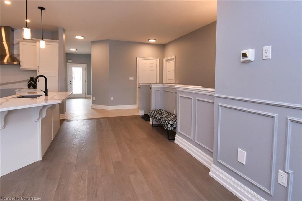 21-40 Heath Street, Brantford, ON - Indoor Photo Showing Kitchen