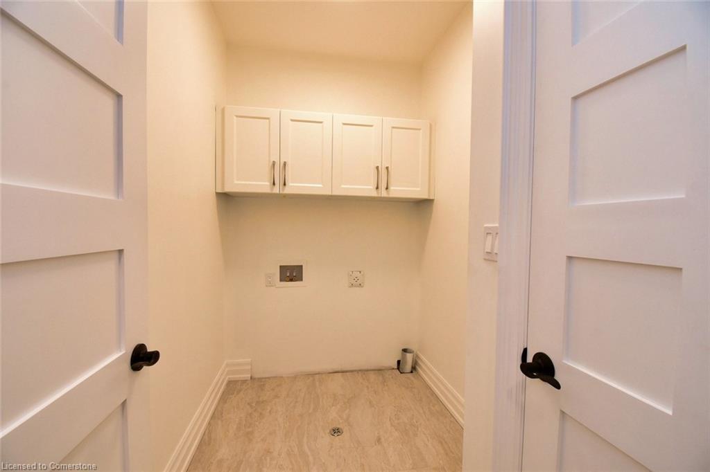 21-40 Heath Street, Brantford, ON - Indoor Photo Showing Other Room