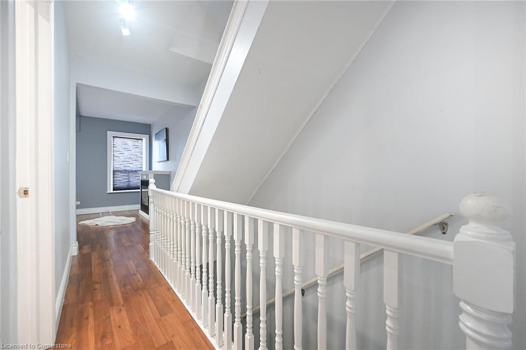 200 Kensington Avenue N, Hamilton, ON - Indoor Photo Showing Other Room
