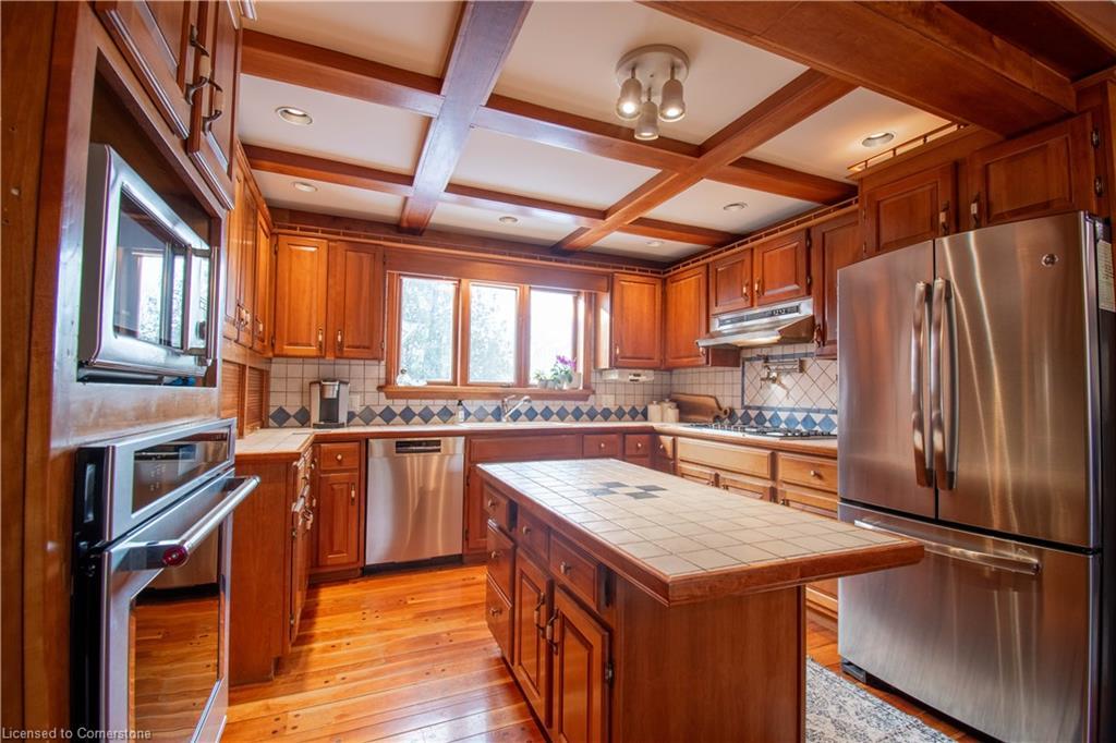 145175 Potters Road, Tillsonburg, ON - Indoor Photo Showing Kitchen