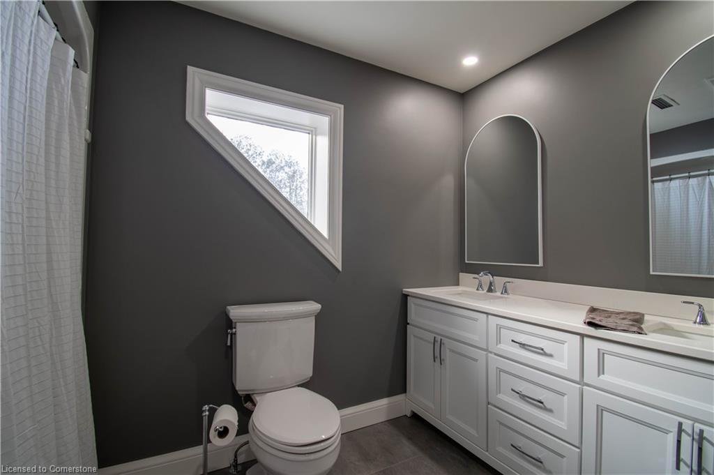 145175 Potters Road, Tillsonburg, ON - Indoor Photo Showing Bathroom