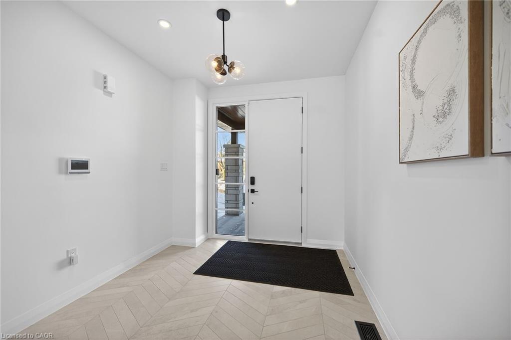 29 Kingfisher Drive, Hamilton, ON - Indoor Photo Showing Other Room