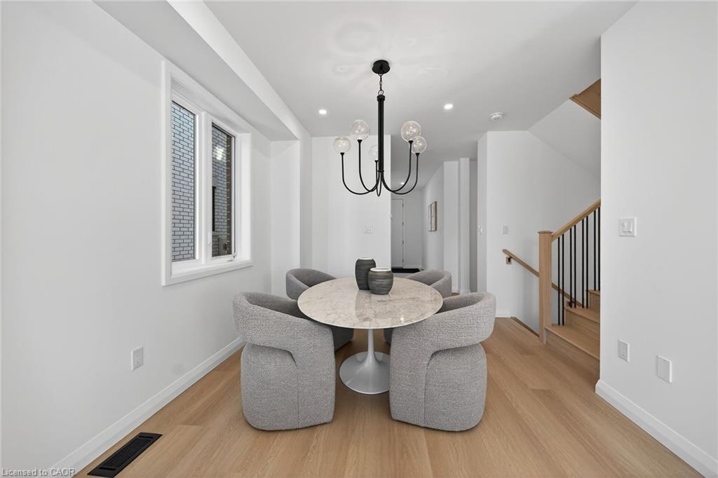 29 Kingfisher Drive, Hamilton, ON - Indoor Photo Showing Dining Room