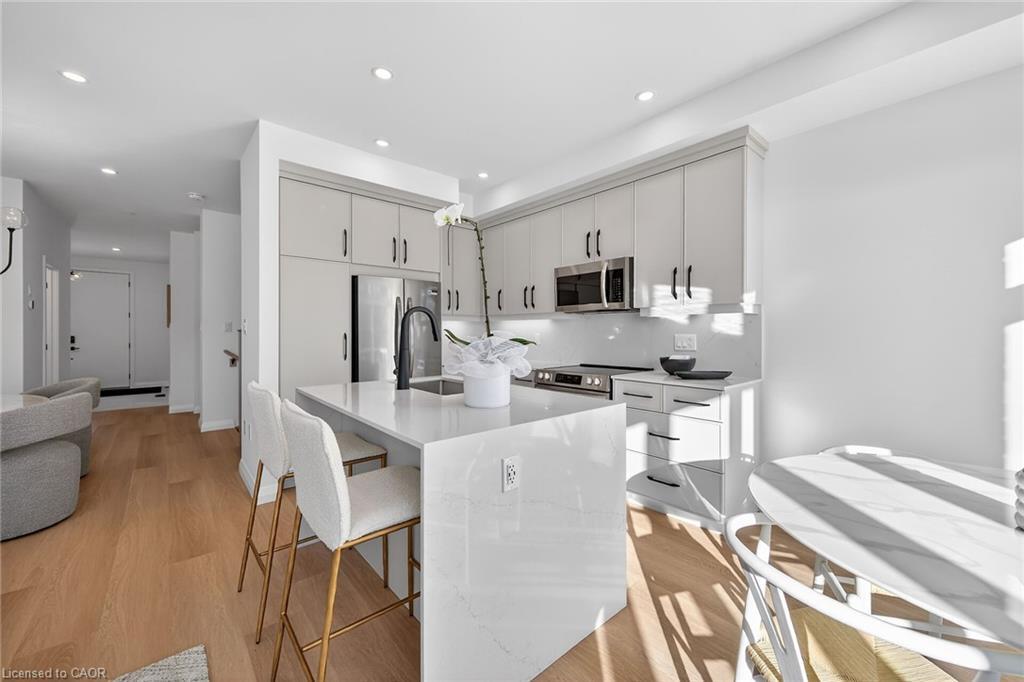 29 Kingfisher Drive, Hamilton, ON - Indoor Photo Showing Other Room