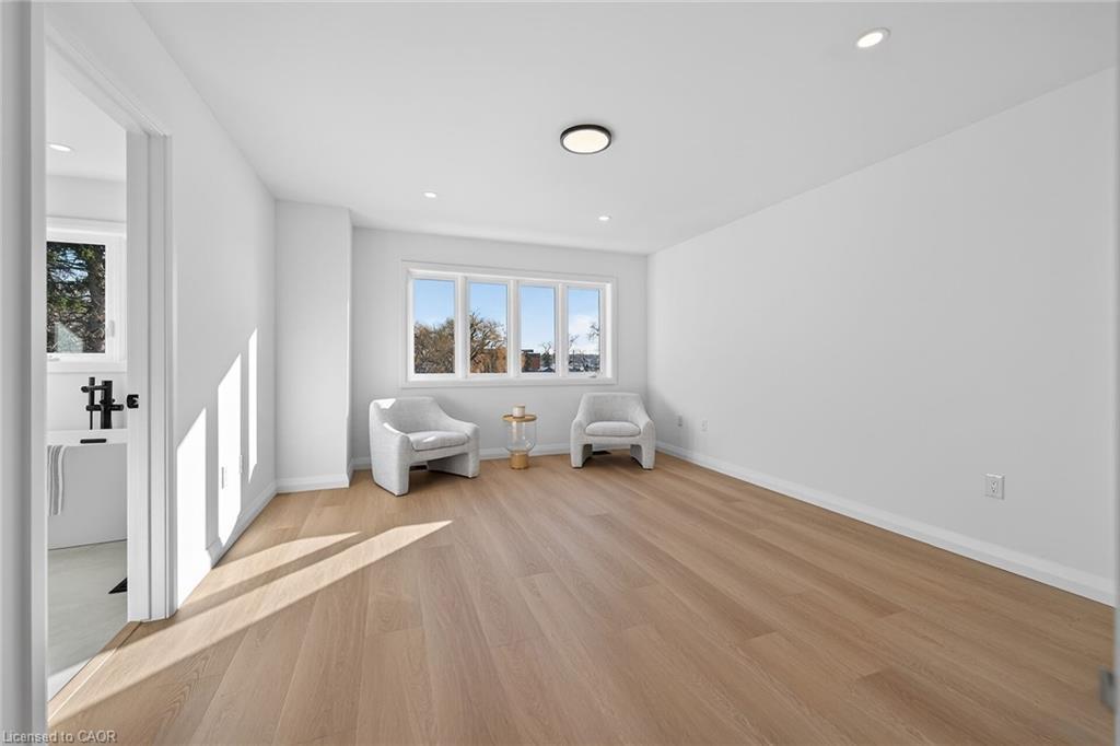 29 Kingfisher Drive, Hamilton, ON - Indoor Photo Showing Other Room