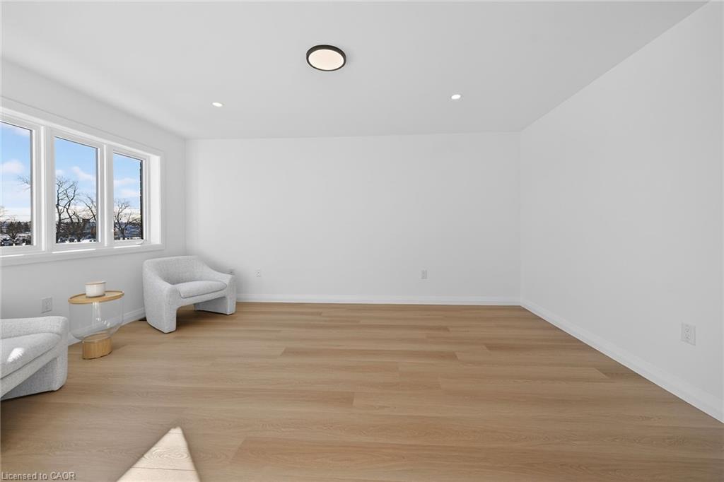 29 Kingfisher Drive, Hamilton, ON - Indoor Photo Showing Other Room