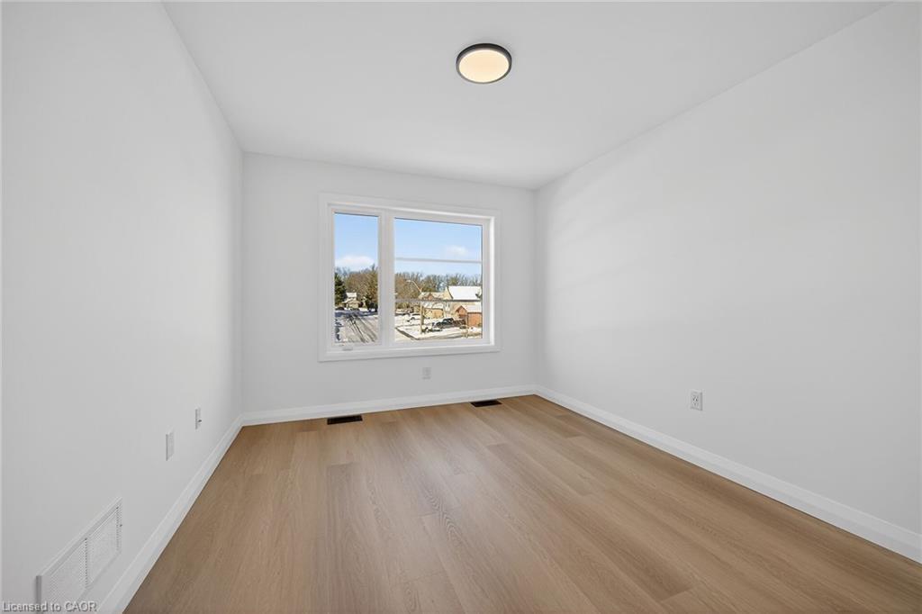 29 Kingfisher Drive, Hamilton, ON - Indoor Photo Showing Other Room