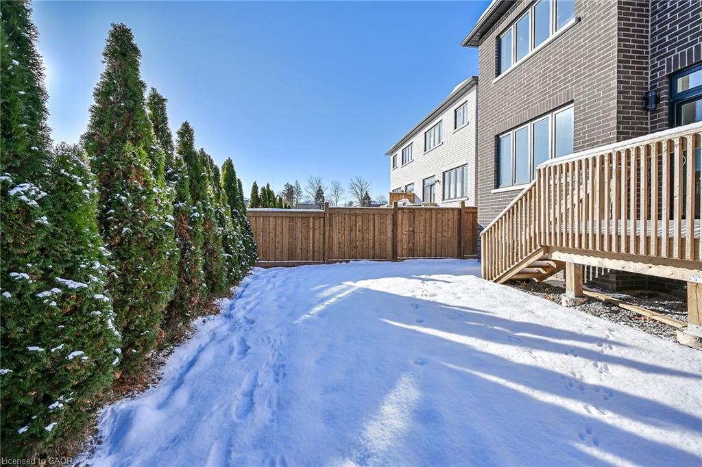 29 Kingfisher Drive, Hamilton, ON - Outdoor