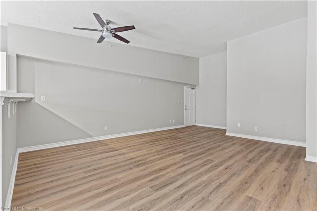 407-2075 Appleby Line, Burlington, ON - Indoor Photo Showing Other Room